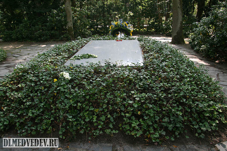 Могила Рихарда Вагнера, Байройт, Richard Wagner tomb bayreuth