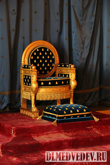 Фонтенбло, тронный зал, трон Наполеона, фото Дмитрия Львовича Медведева