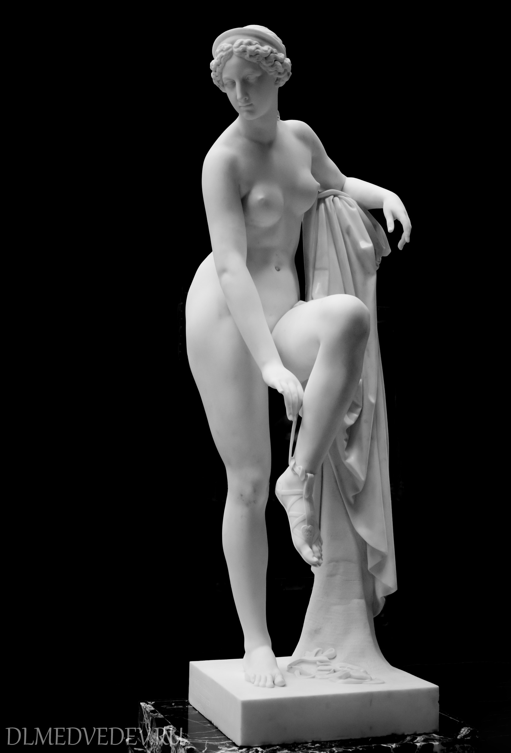 Венера, снимающая сандалию Ивана Петрвоича Витали